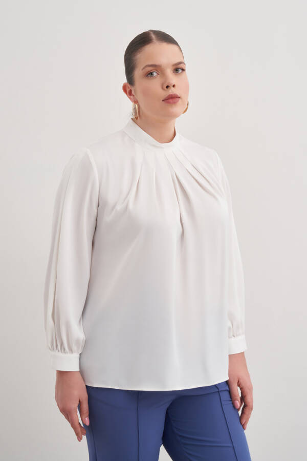 Ekru Pili Detaylı Dik Yakalı Bluz - Aker (1)