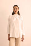 Ekru Sol Omuzu Büzgü ve İşleme Detaylı Dokuma Bluz - 1