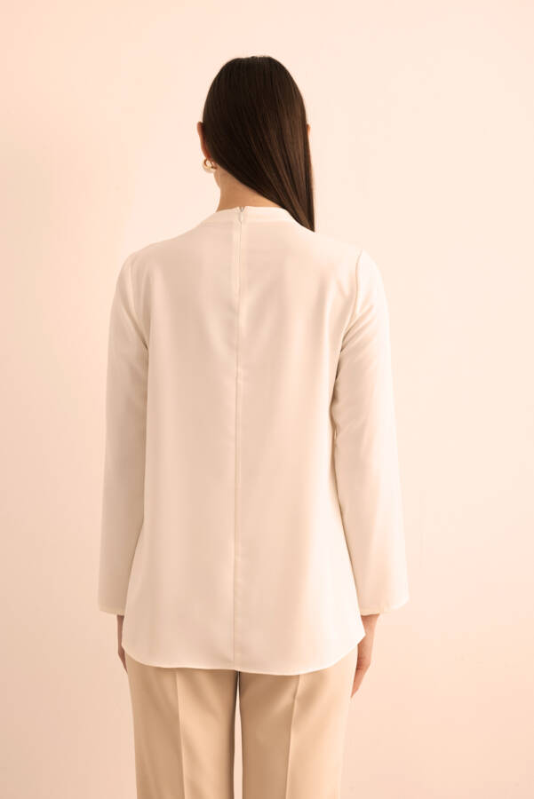 Ekru Sol Omuzu Büzgü ve İşleme Detaylı Dokuma Bluz - 7