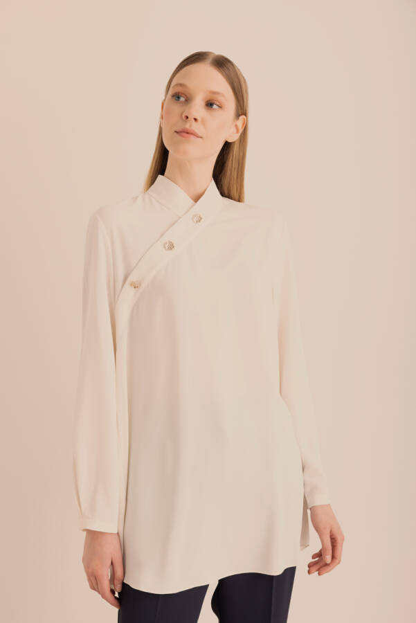 Ekru Yakası Asimetrik , Metal Düğme Detaylı Dokuma Tunik - 2