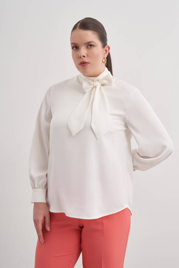 Ekru Yakası Bağlama Detaylı Klasik Bluz - 1