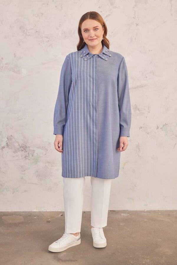 İndigo Çift Yaka Detaylı İşlemeli Tunik - 2