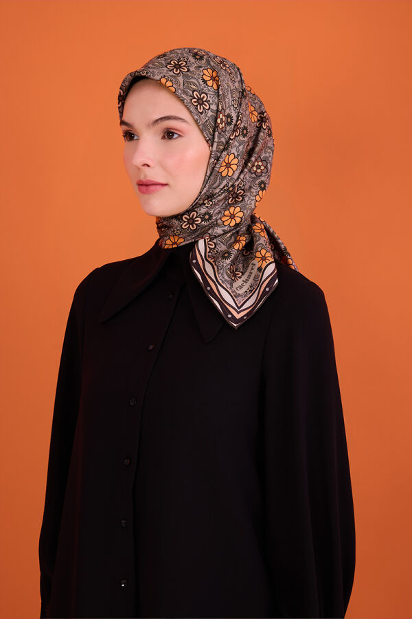 Kahverengi 90X90 İpek Twill Eşarp - Cacharel