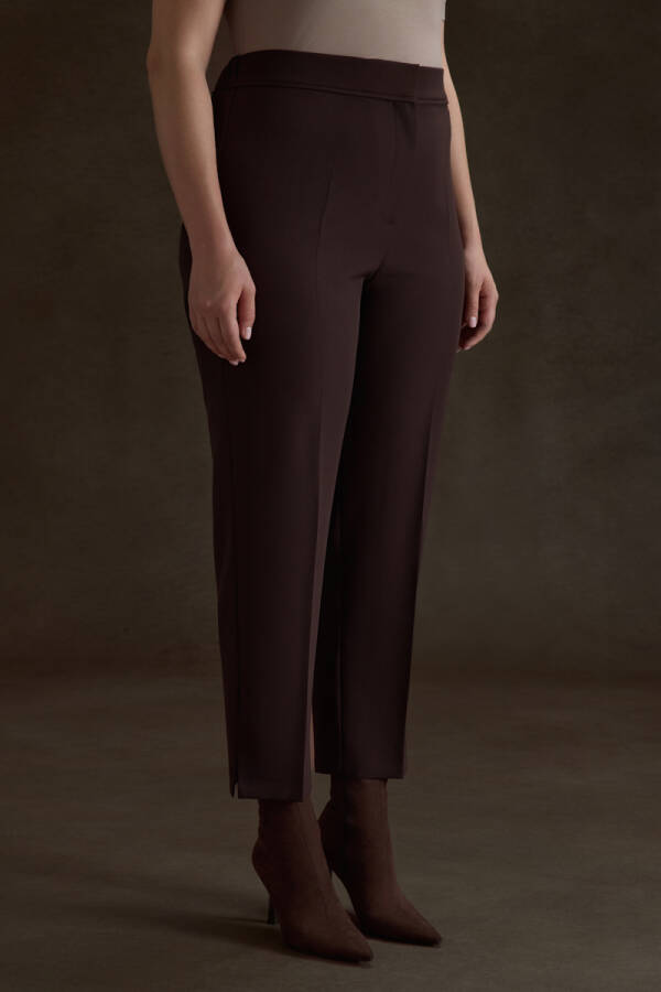Kahverengi Arka Beli Lastik Detaylı Dokuma Pantolon - 4