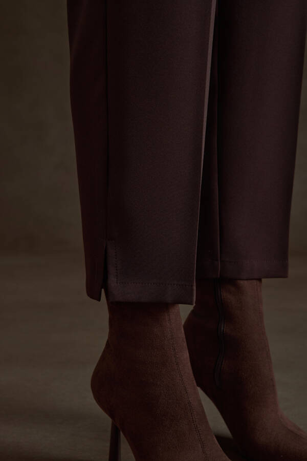 Kahverengi Arka Beli Lastik Detaylı Dokuma Pantolon - 5