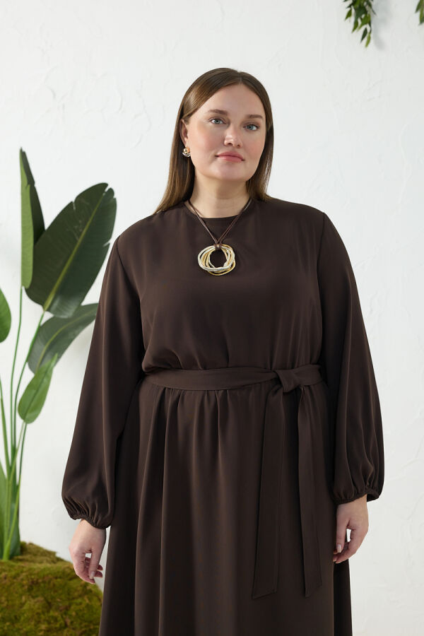 Kahverengi Bel ve Kol Ucu Lastik Detaylı Elbise - 4