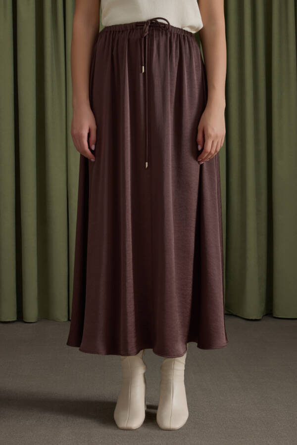 Kahverengi Beli Bağcıklı Saten Etek - 3