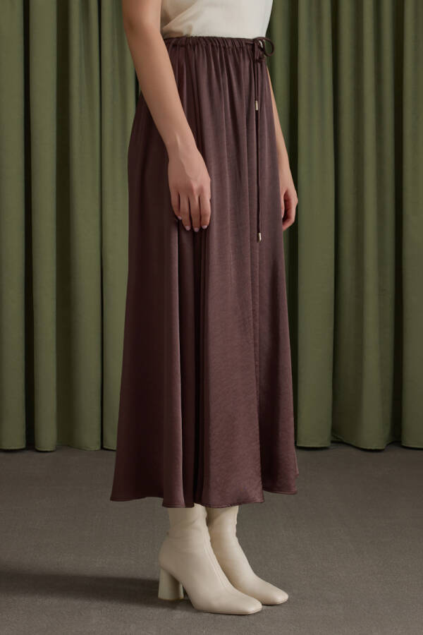 Kahverengi Beli Bağcıklı Saten Etek - 4