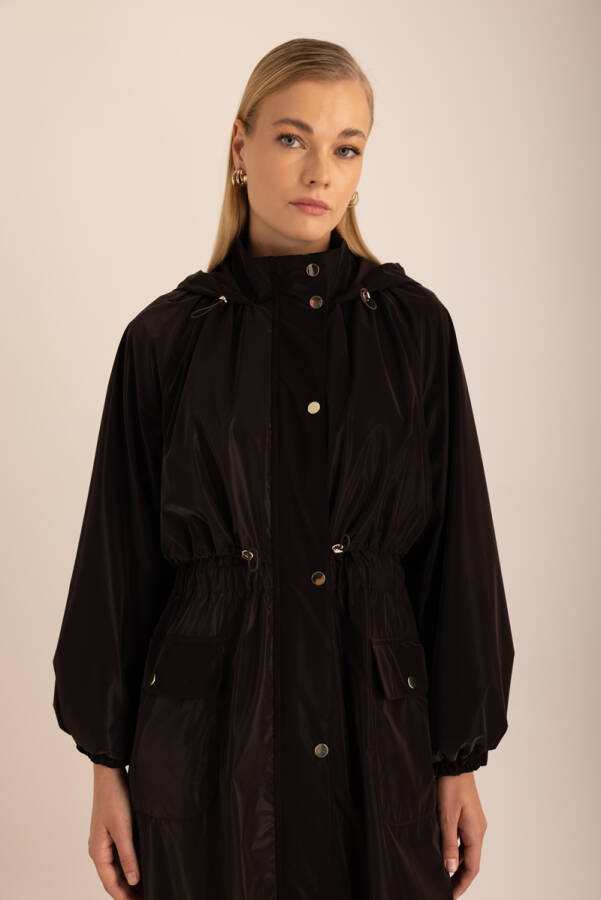 Kahverengi Beli Lastikli Su İtici Özellikli Yağmurluk - Aker (1)