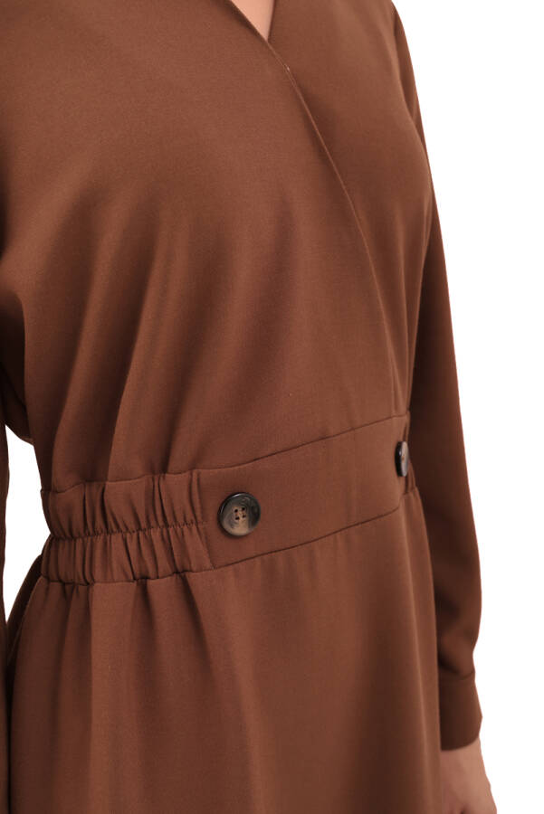 Kahverengi Beli Lastik Ve Düğme Detaylı Elbise - 5
