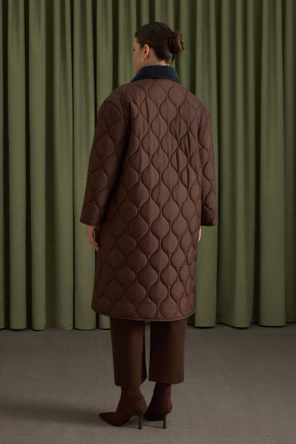 Kahverengi Çift Taraflı Kullanım Özellikli Kapitone Mont - 5