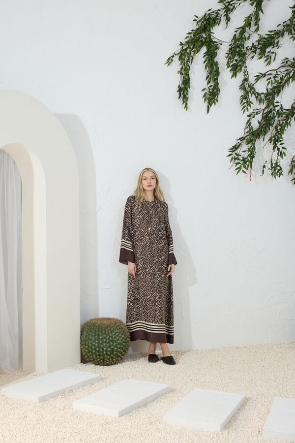 Kahverengi Desenli Bisiklet Yaka Elbise - Aker