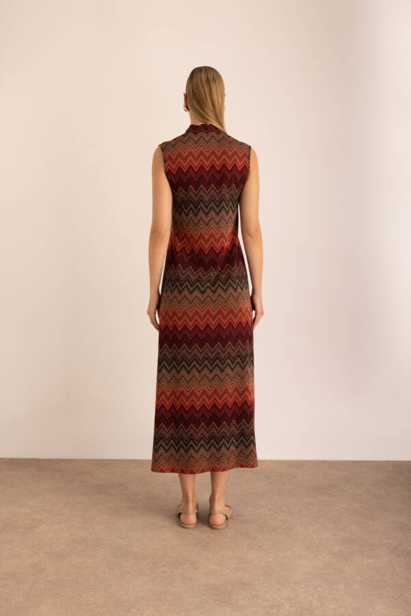 Kahverengi Desenli Simli Örme Kolsuz Elbise - 6