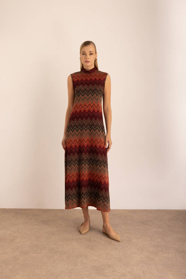 Kahverengi Desenli Simli Örme Kolsuz Elbise - 1