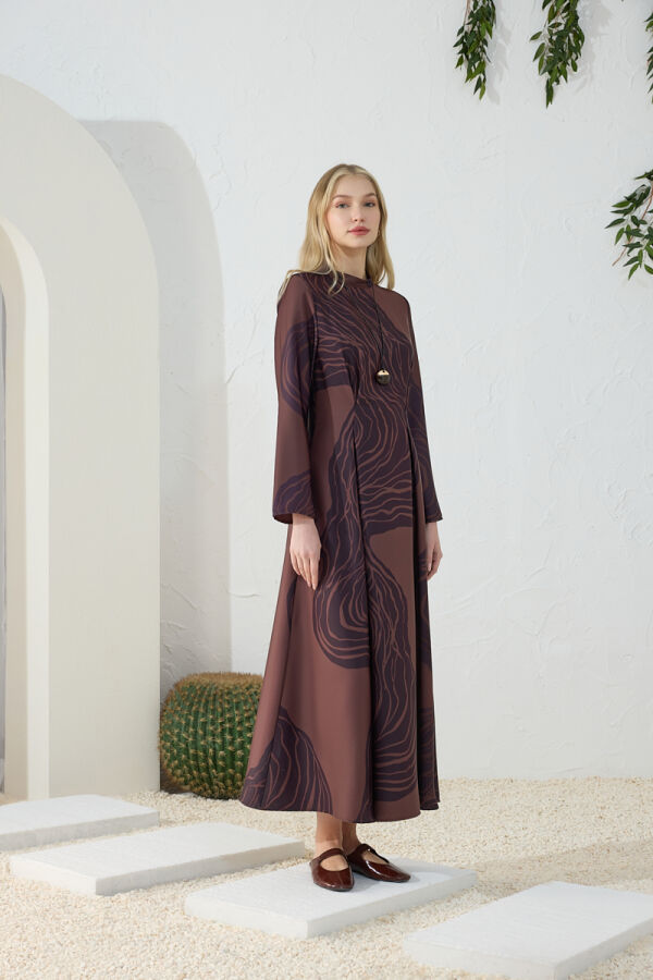 Kahverengi Dik Yaka Pens Detaylı Elbise - 4