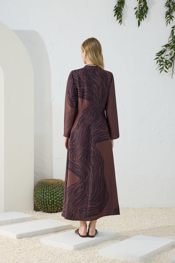 Kahverengi Dik Yaka Pens Detaylı Elbise - 7