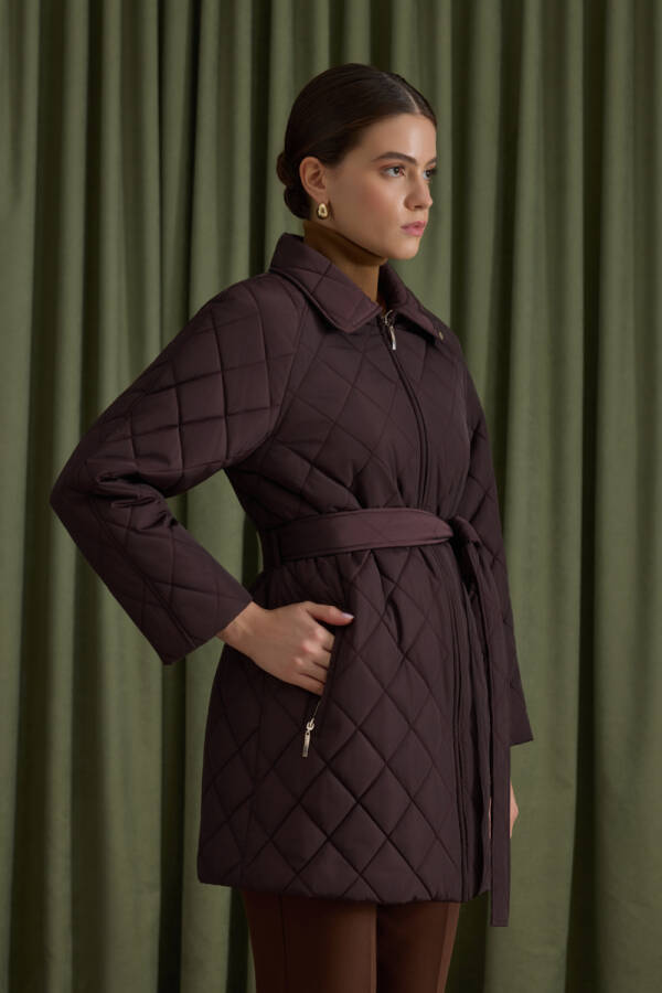 Kahverengi Fermuarlı Seyyar Kuşaklı Kapitone Mont - 4