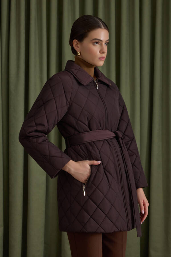 Kahverengi Fermuarlı Seyyar Kuşaklı Kapitone Mont - 2