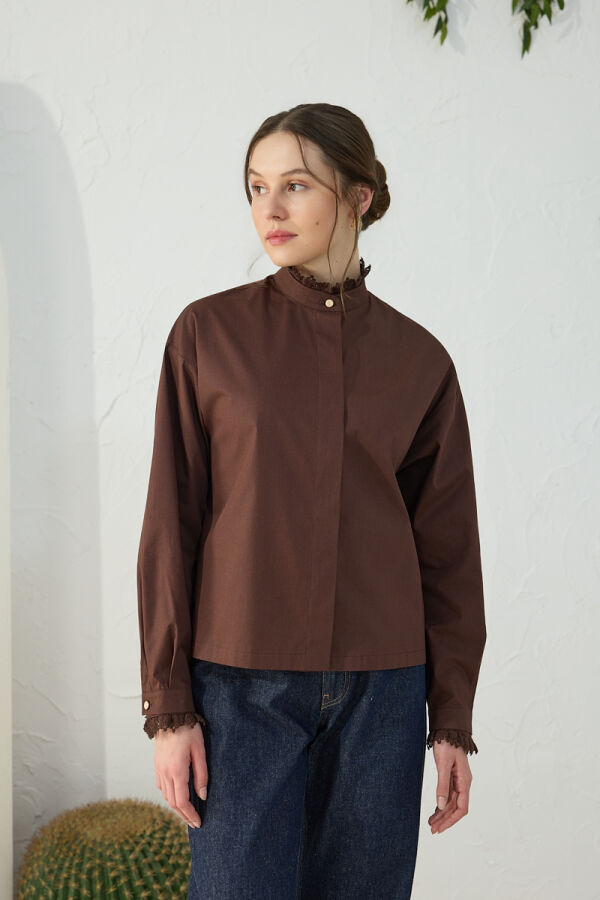 Kahverengi Fonksiyonel Dantel Detaylı Bluz - 3