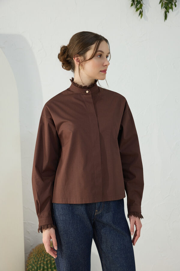 Kahverengi Fonksiyonel Dantel Detaylı Bluz - 4