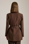 Kahverengi Kemer Aksesuarlı Hakim Yaka Ceket - 7