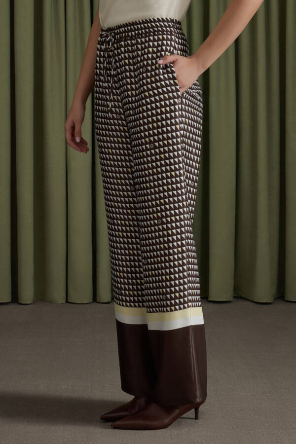 Kahverengi Koza Desenli Beli Lastikli Viscon Pantolon - 3