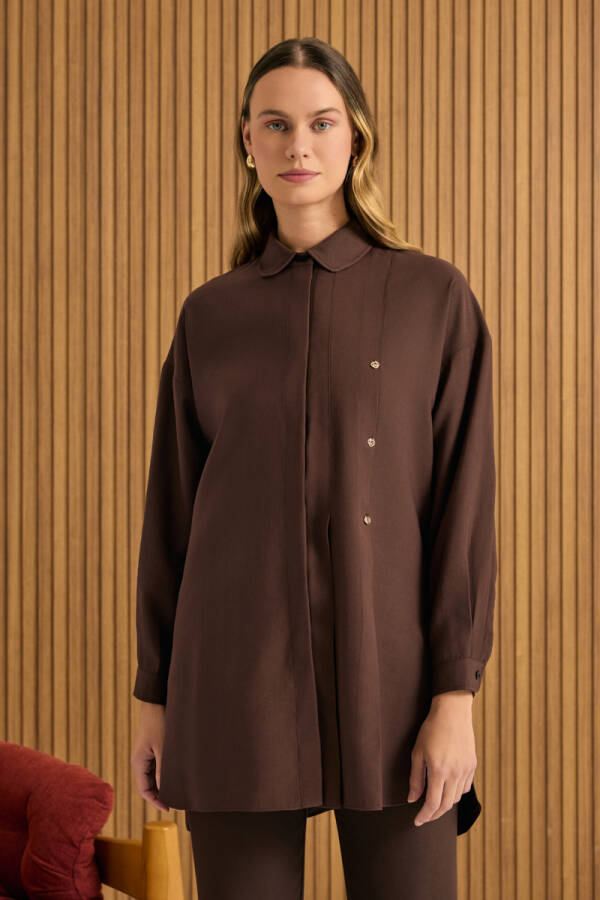 Kahverengi Koza Logolu Modal Tunik - Aker