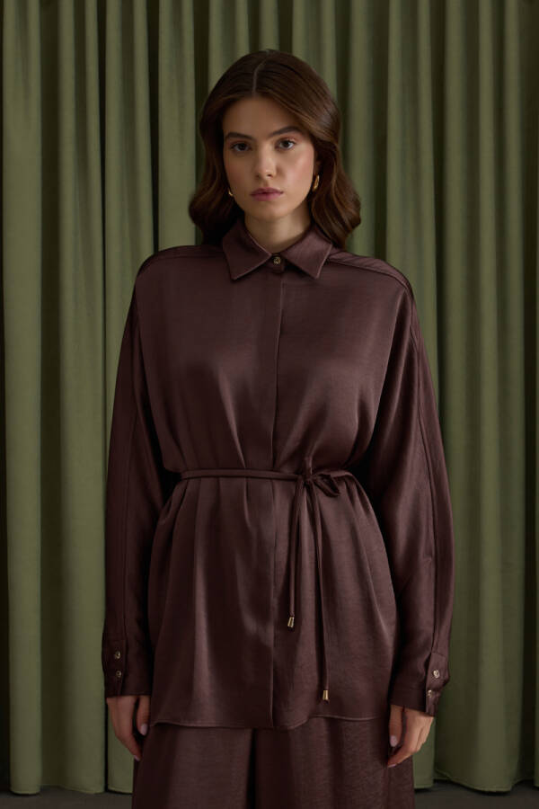 Kahverengi Saten Dökümlü Bluz - 3