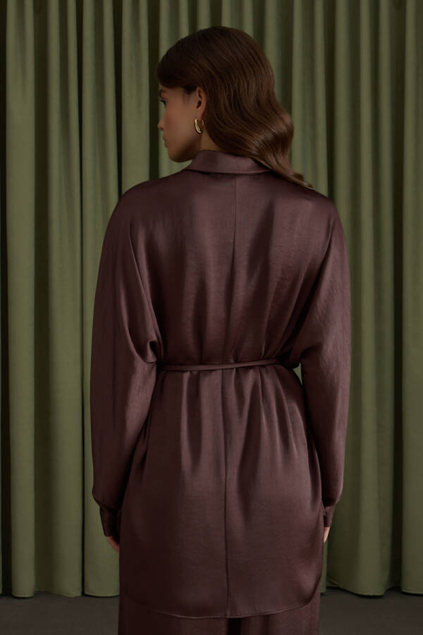 Kahverengi Saten Dökümlü Bluz - 5