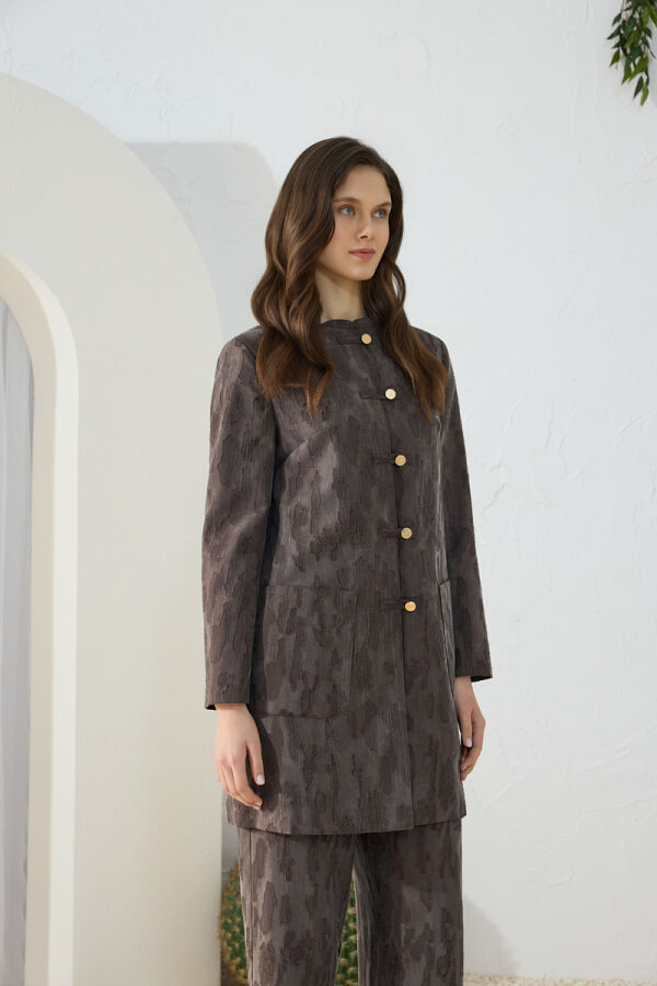 Kahverengi Şık Düğmeli Jakarlı Kap - 5