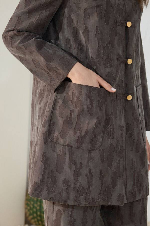 Kahverengi Şık Düğmeli Jakarlı Kap - 6