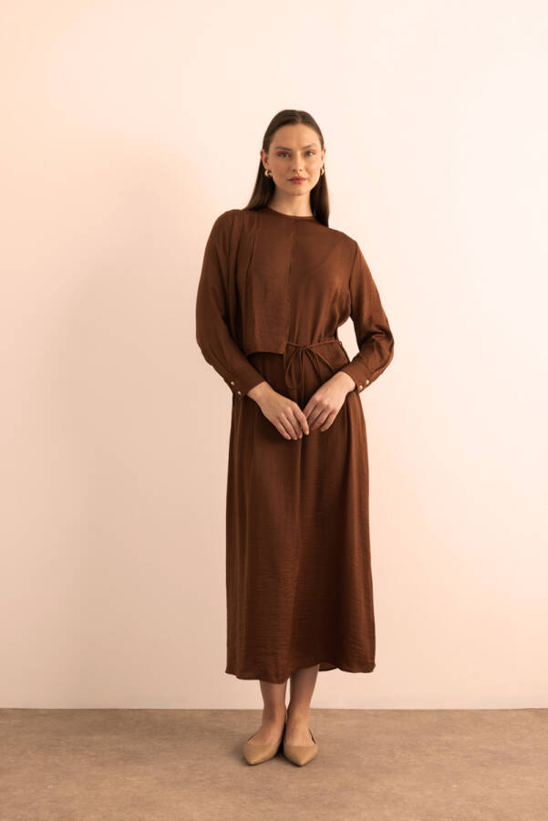 Kahverengi Üst Kısmı Volan Parça Hareketli Dökümlü Elbise - 4