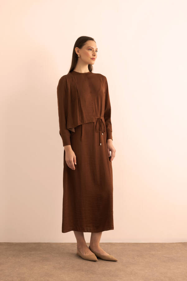 Kahverengi Üst Kısmı Volan Parça Hareketli Dökümlü Elbise - 2