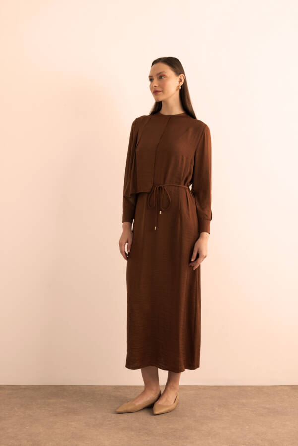 Kahverengi Üst Kısmı Volan Parça Hareketli Dökümlü Elbise - 5