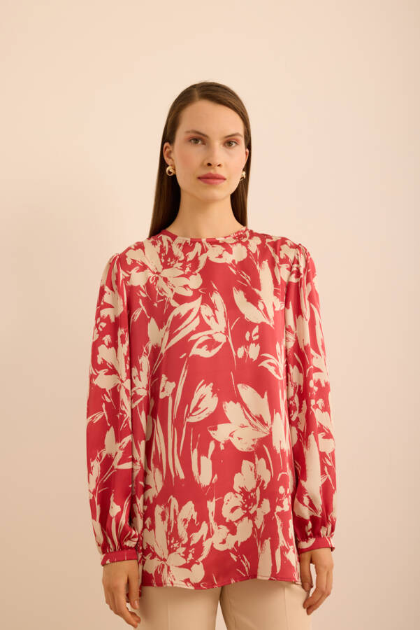 Kırmızı Çiçek Desenli İnce Dokuma Bluz - Aker