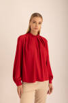 Kırmızı Pile Detaylı Dokuma Bluz 