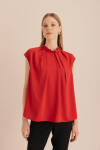 Kırmızı Pile Detaylı Dokuma Kolsuz Bluz - 5