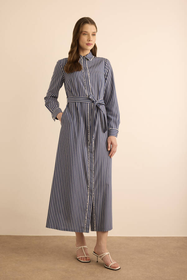 Lacivert Aksesuar Detaylı Elbise - 2