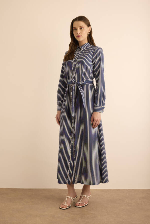 Lacivert Aksesuar Detaylı Elbise - 3