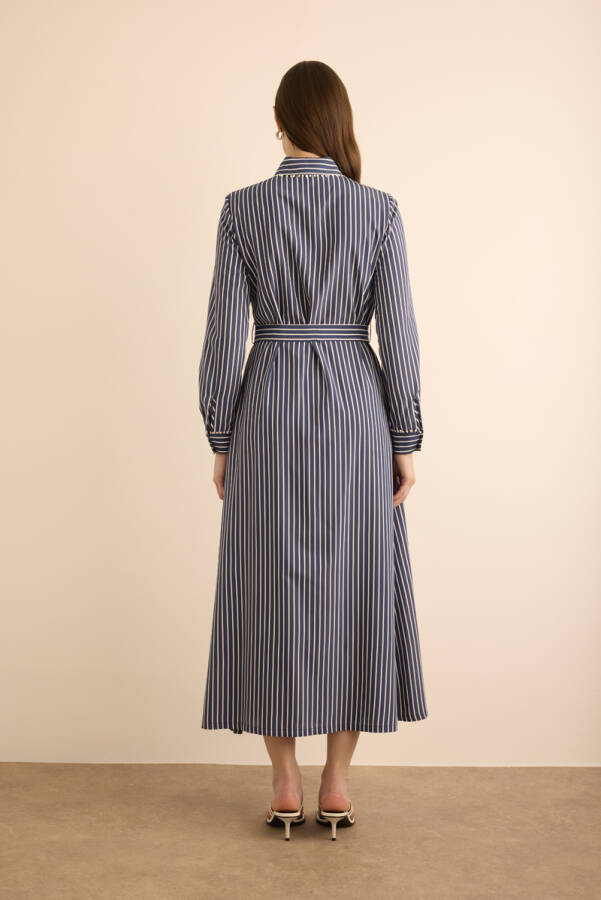 Lacivert Aksesuar Detaylı Elbise - 7