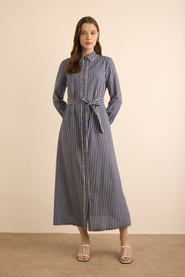 Lacivert Aksesuar Detaylı Elbise - 4