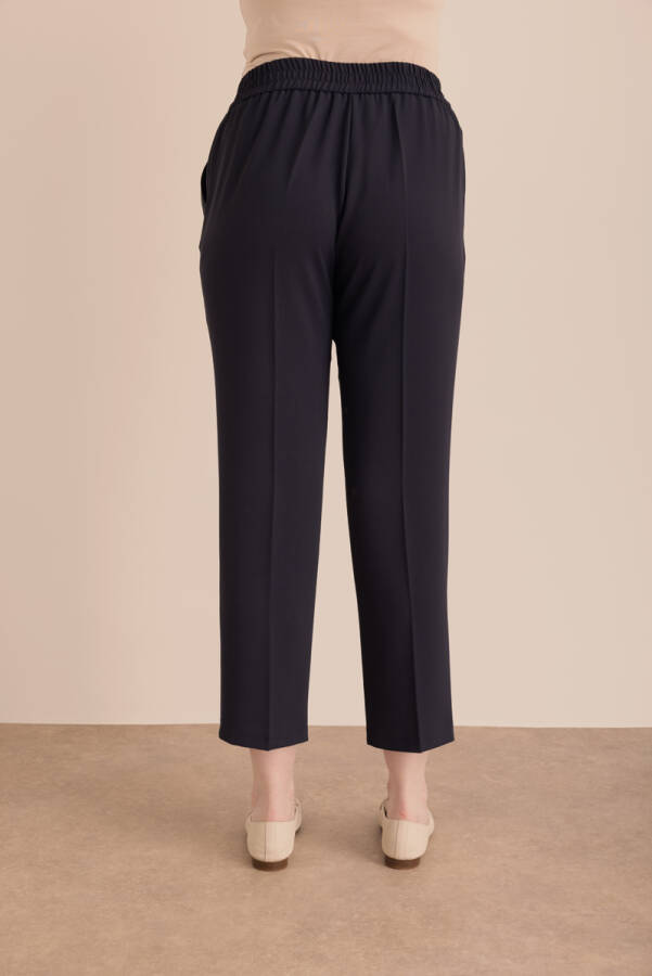 Lacivert Beli Lastikli Detaylı Dokuma Havuç Pantolon - 5