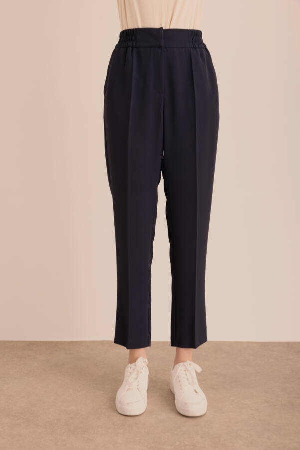 Lacivert Beli Lastikli Detaylı Dokuma Havuç Pantolon - 2