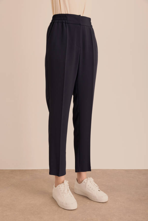 Lacivert Beli Lastikli Detaylı Dokuma Havuç Pantolon - 5