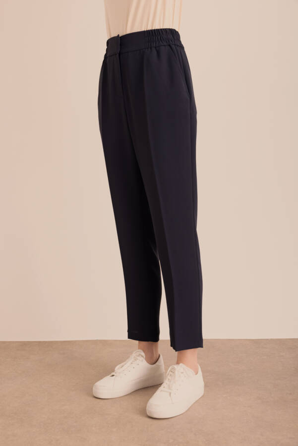 Lacivert Beli Lastikli Detaylı Dokuma Havuç Pantolon - 4