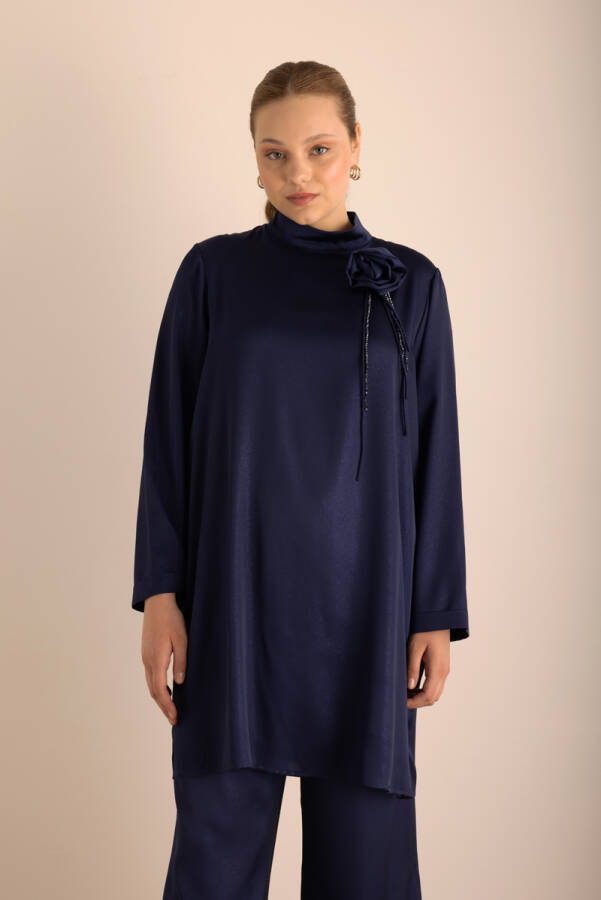 Lacivert Çiçek Broşlu Varak Dokuma Kumaşlı Tunik - 5