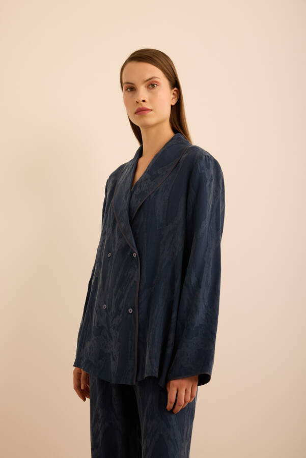 Lacivert Çiçek Dokulu Kruvaze Kapama Tencel Pijama Üstü - 5