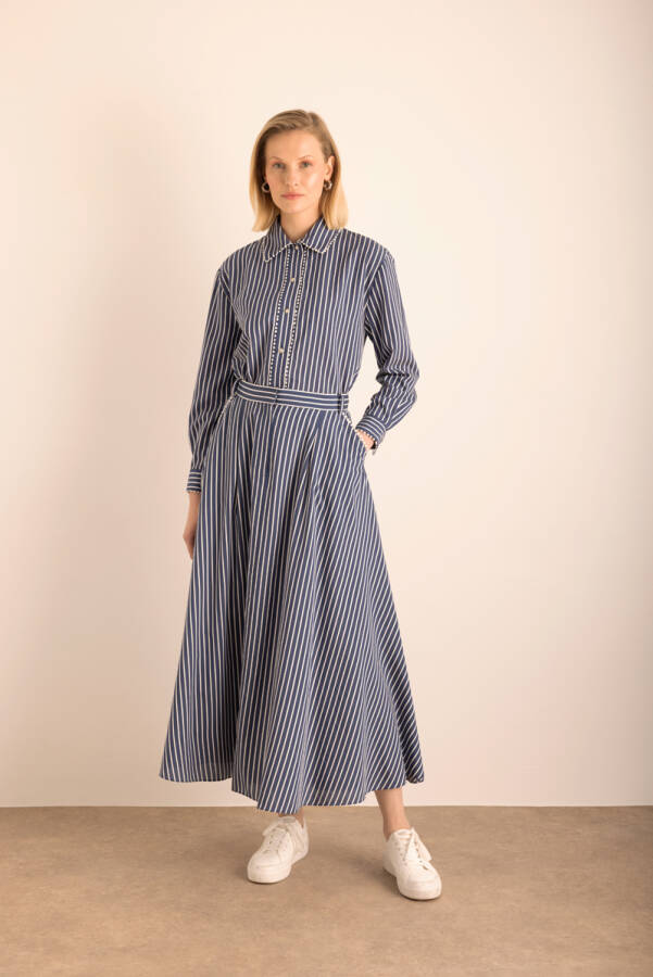 Lacivert Çizgili , Top Şerit Aksesuar Detaylı Viscon Bluz - 2