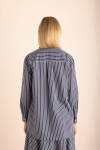 Lacivert Çizgili , Top Şerit Aksesuar Detaylı Viscon Bluz - 7