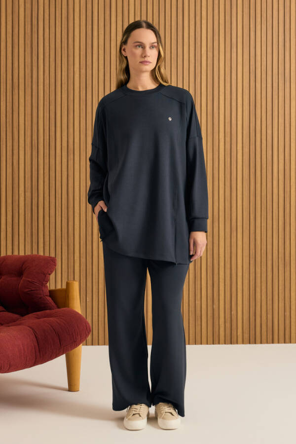 Lacivert Etek Ucu Fermuarlı Yırtmaç Detaylı Sweatshirt - 4